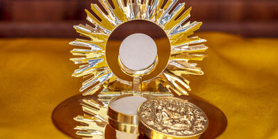 Die Hostie / Erzdiözese Wien/ Schönlaub Stephan, Stephan Schönlaub