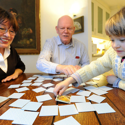 Unter dem Motto 'Mit allen Generationen' startet die jährlich stattfindende Woche für das Leben am 21. April 2012 ihre bundesweite Eröffnung in Freising. Die Herausforderungen und Chancen des demografischen Wandels darzustellen, ist das diesjährige A