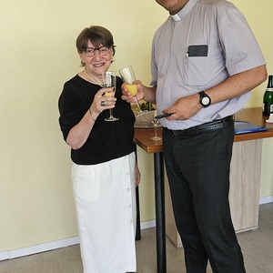 Gratulation durch Pater Kuruvila