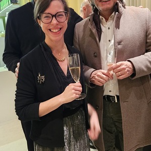 Pfarrgemeinderätin Kathi Graner mit Pater Kuruvila und Bürgermeister Gerhjard Hutter