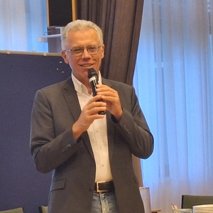 Josef Pumberger (scheidender Generalsekretär der KMBÖ, tritt in den Ruhestand),