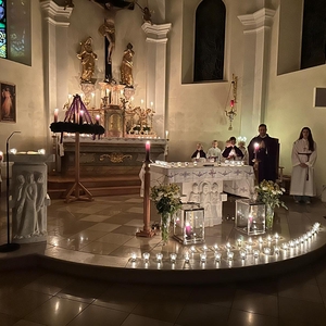 Roratemesse bei Kerzenlicht