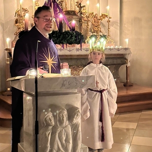 Roratemesse bei Kerzenlicht