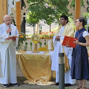 1. Altar beim Pavillon Sonnhof