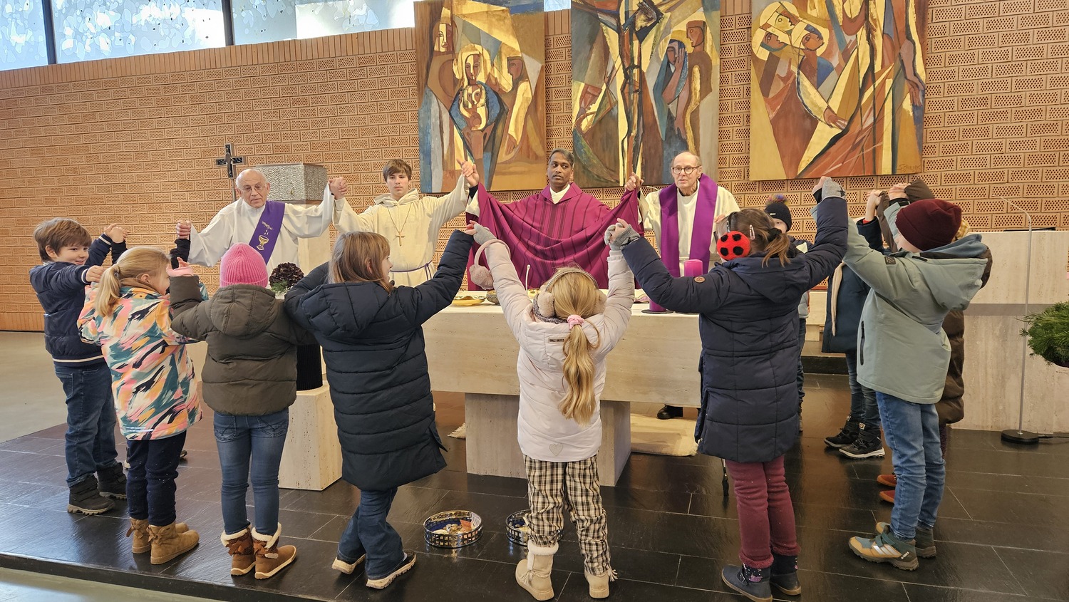 Erster Advent / Nadja Hutter 'Vater unser' gemeinsam mit Pfarrkindern